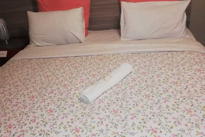 Room 15 of 33