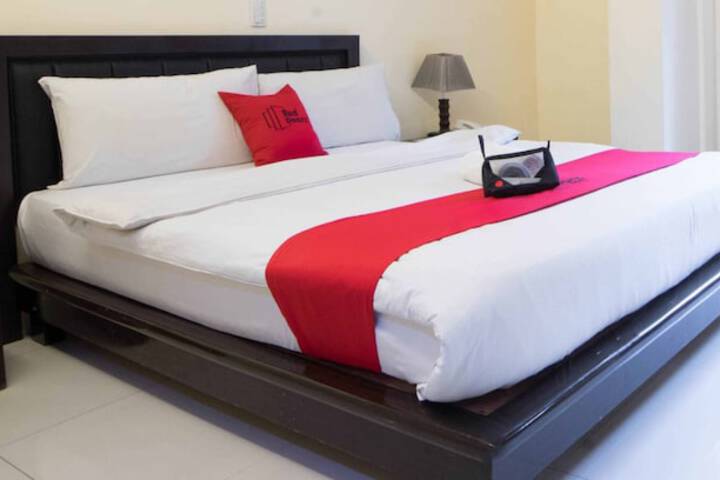 RedDoorz Plus at Banawe Quezon City Weekly Stay