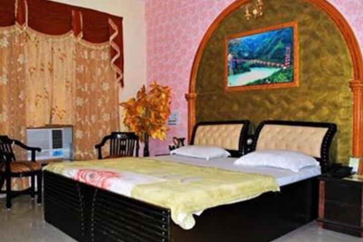 Room 3 of 5