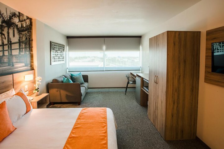 Room 16 of 36