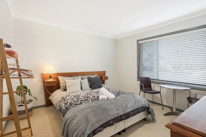 Room 4 of 13