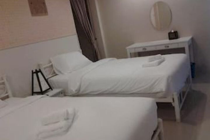 Room 12 of 39