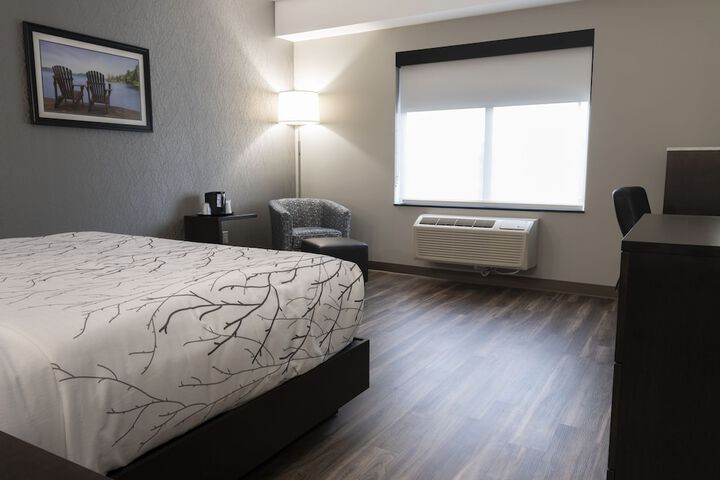 Room 6 of 53