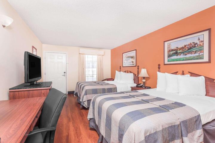 2 Double Beds (4 of 11)