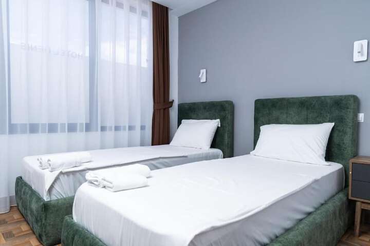 Room 19 of 32