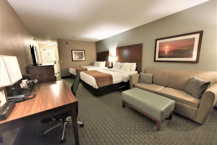 Standard Queen Bed Accessible (3 of 25)