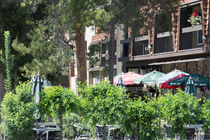 Hotel Exterior 51 of 52