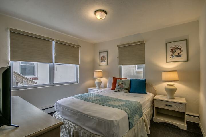Room 4 of 75