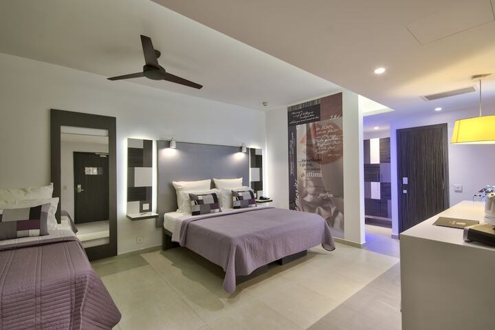Room 19 of 100