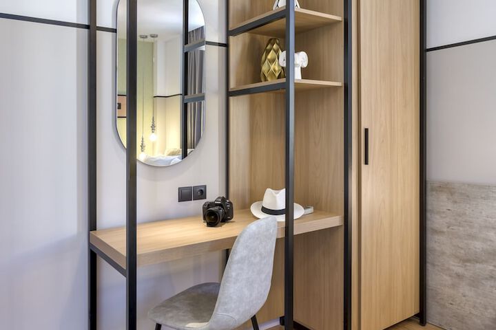 Room 20 of 221