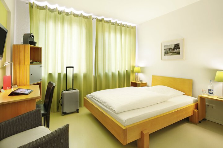 Room 9 of 47