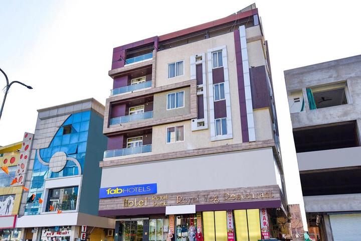FabHotel Prime Royal Park