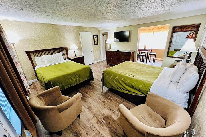 Room 18 of 40