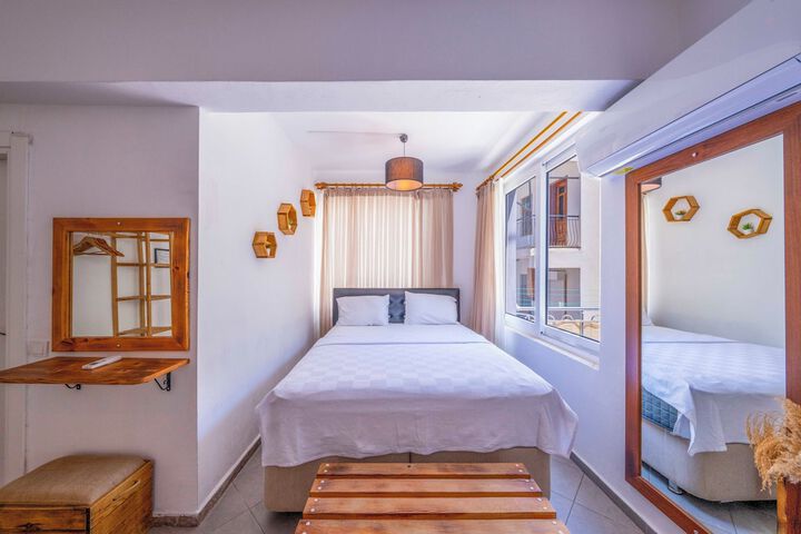 Room 8 of 43
