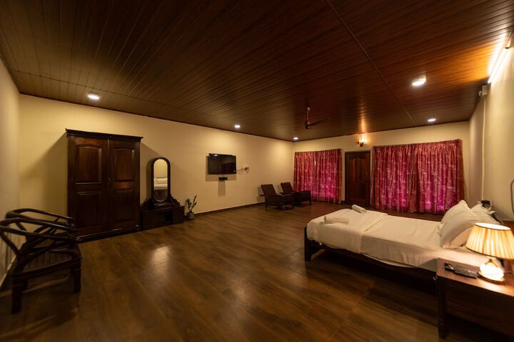 Room 11 of 29