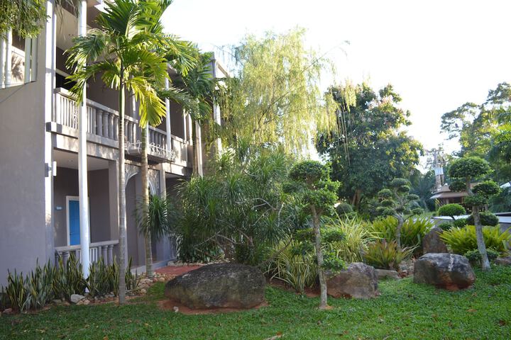 Hotel Exterior 50 of 59
