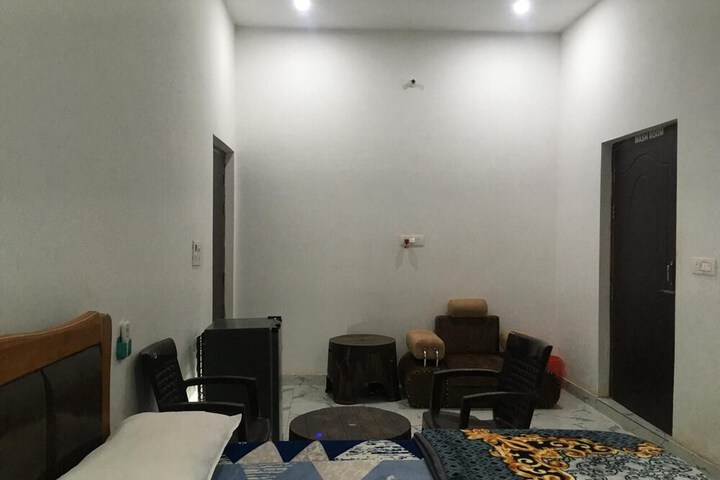 Room 5 of 29