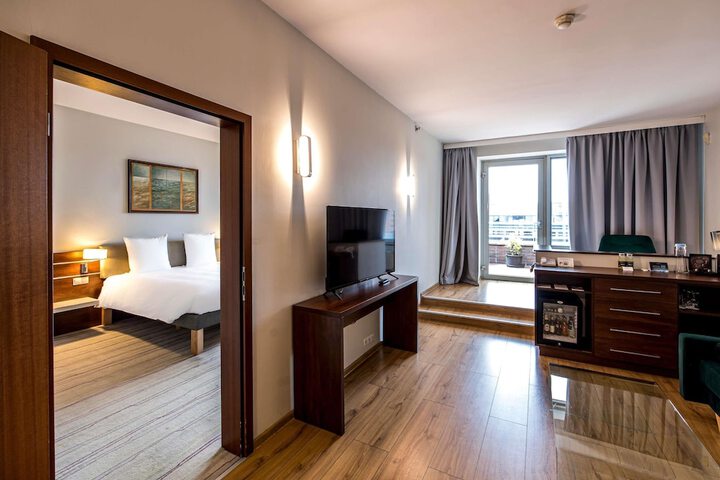 Room 51 of 249