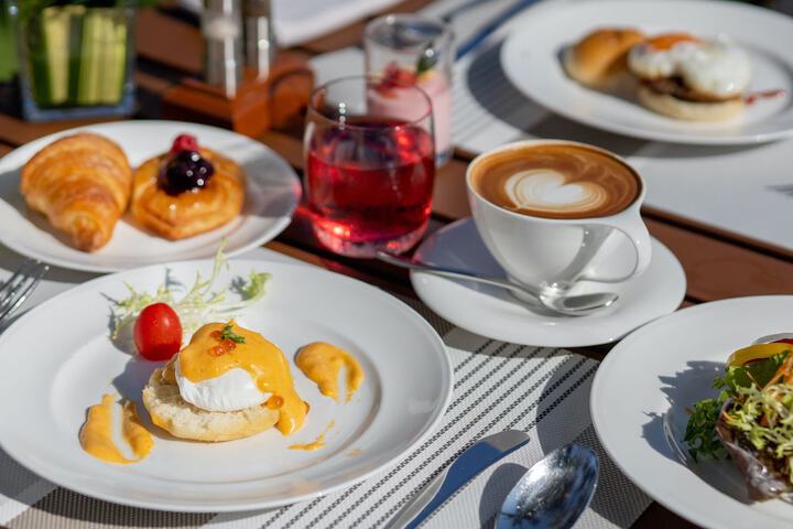 Breakfast/Coffee Service 81 of 125