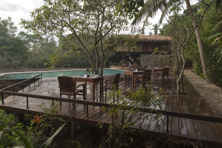 Hotel Pool