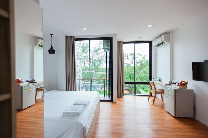 Room 16 of 52