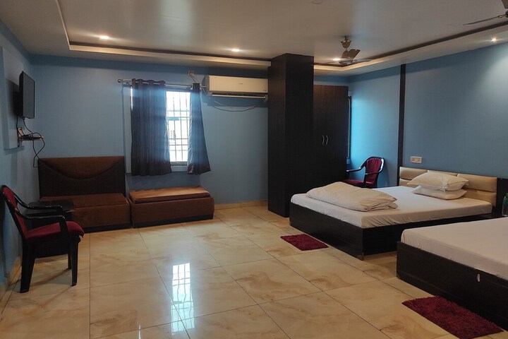 Room 16 of 32