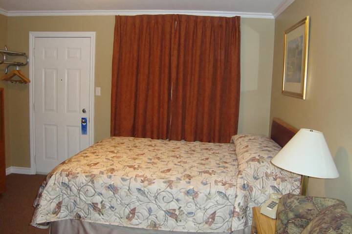 Room 13 of 24