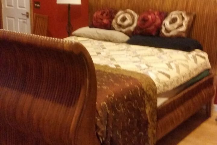 Room 10 of 28