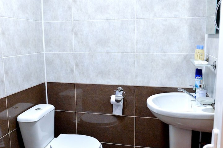 Room 3 of 7