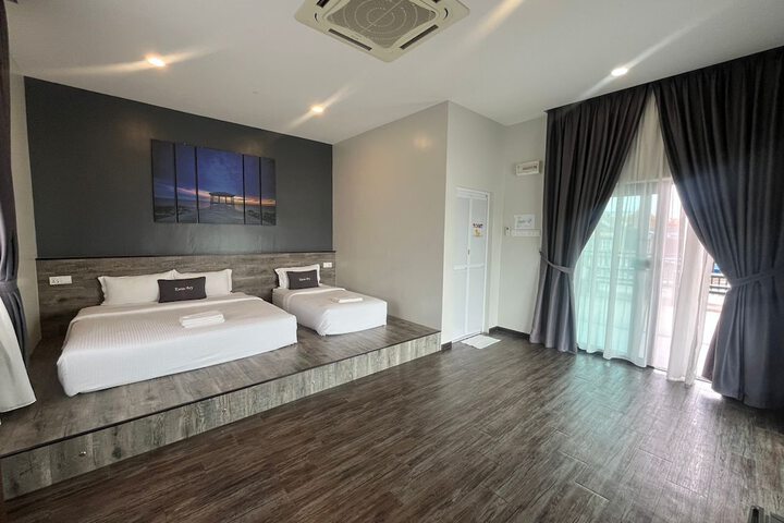 Capital O 91170 Kurau Bay Hotel