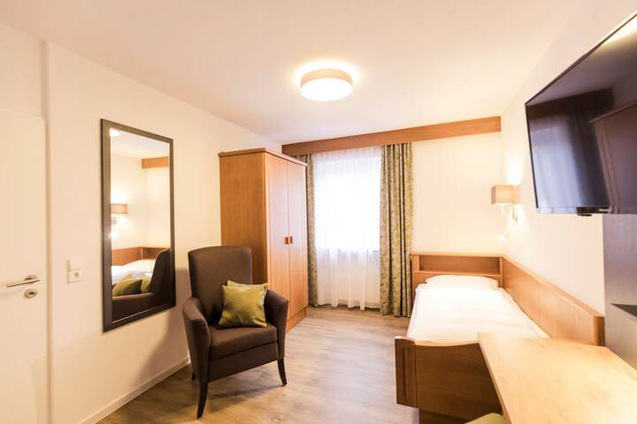 Room 8 of 46