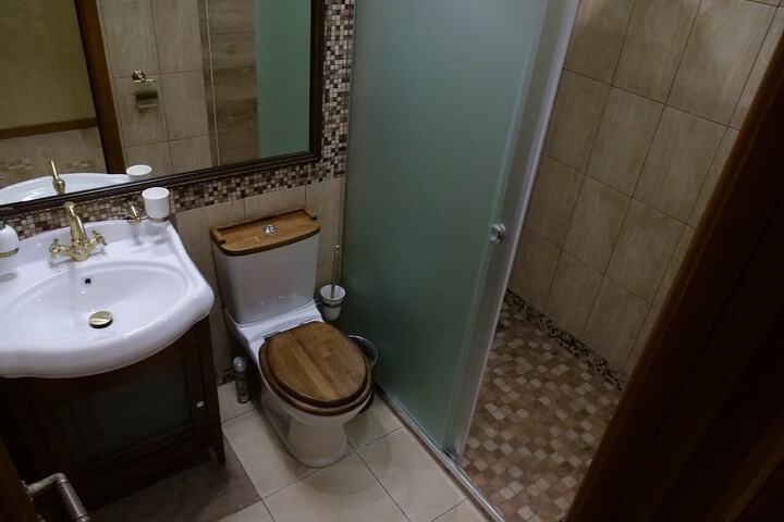 Room 28 of 29
