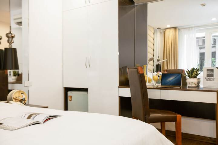 Room 30 of 83