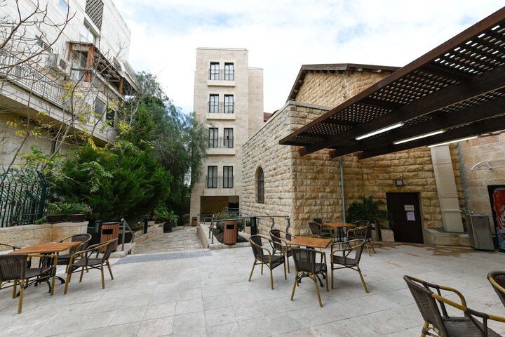 Terrace/Patio 31 of 33