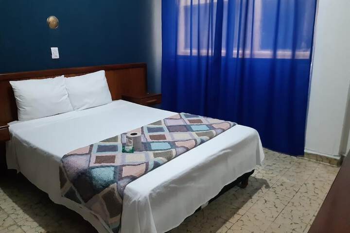 Room 4 of 10