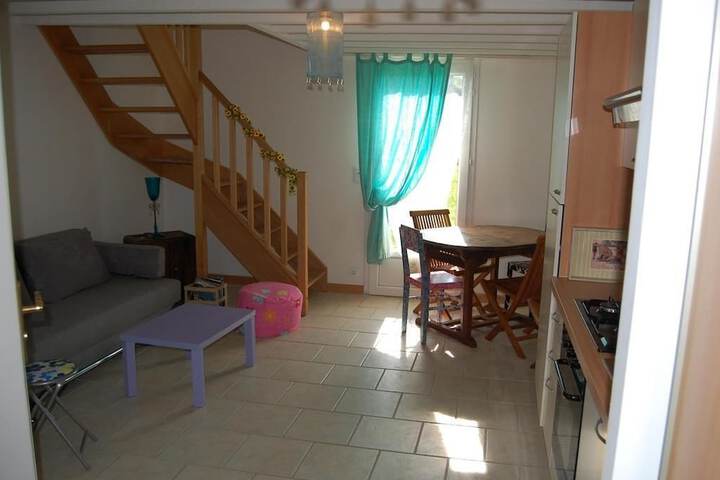 Room 8 of 12