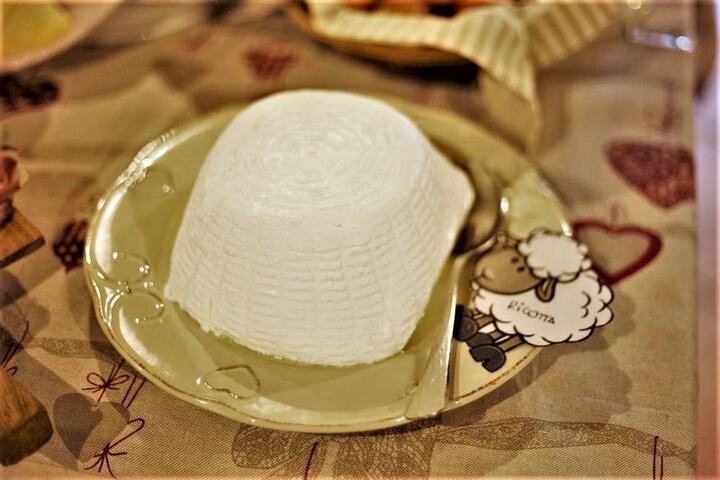 Dining 60 of 103