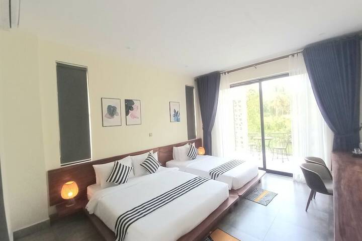 Room 44 of 161