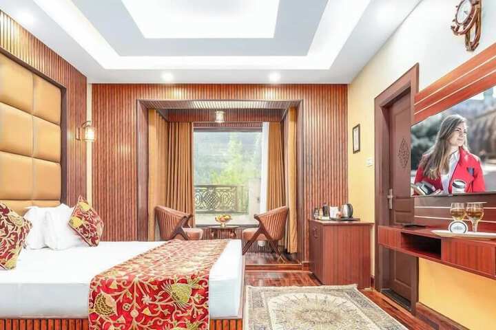 Room 12 of 34