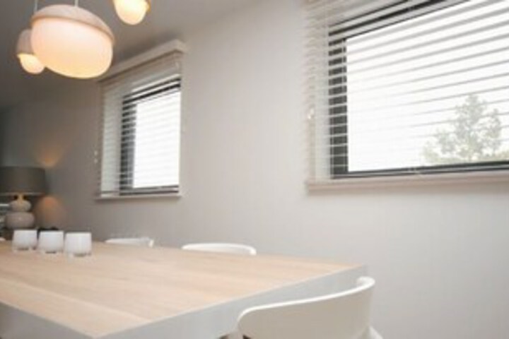 Room 13 of 27