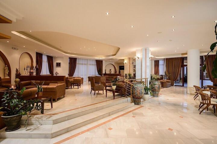 Lounge 291 of 340