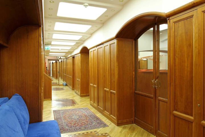 Ballroom/Hall 29 of 35