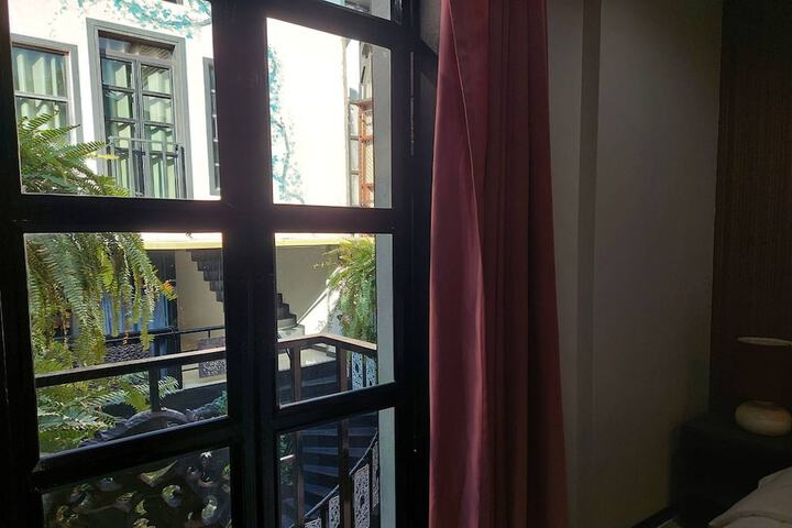 Room 14 of 33
