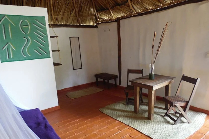 Room 4 of 9