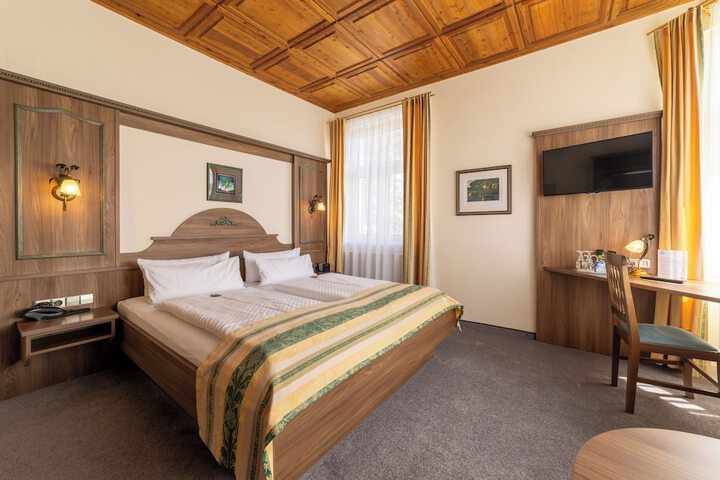 Room 6 of 38
