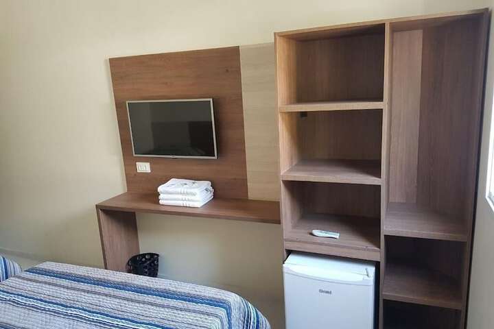 Room 10 of 27