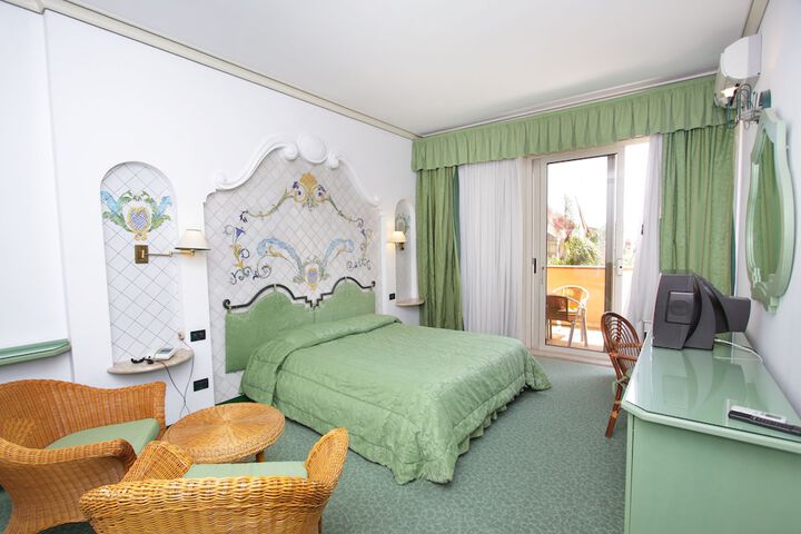Room 7 of 49