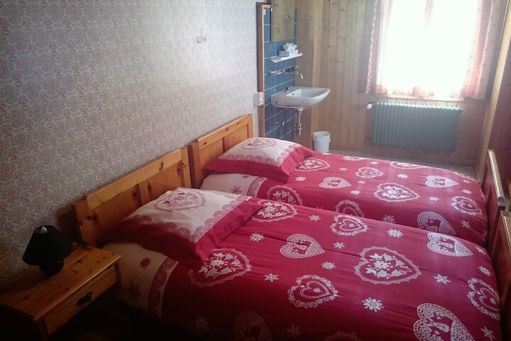 Room 5 of 51