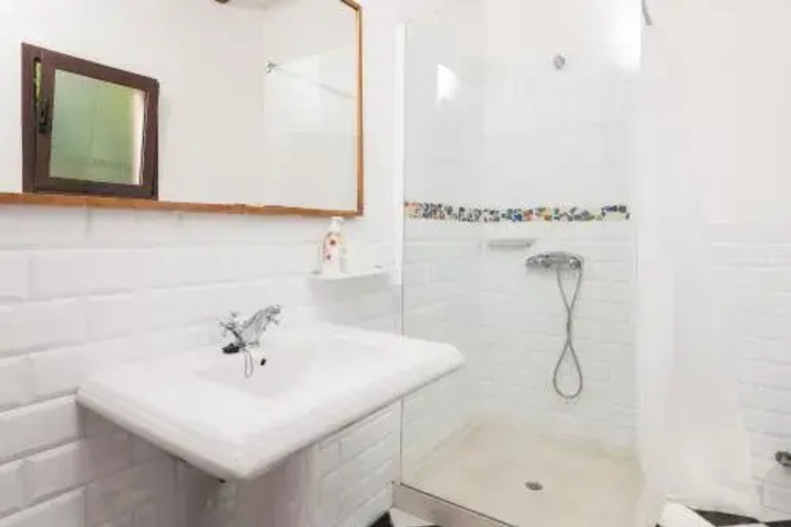 Room 9 of 10