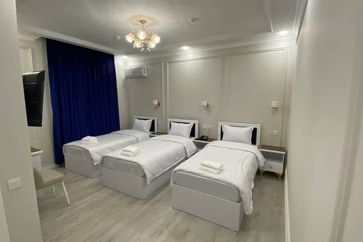 Room 3 of 7